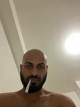 Snapshot of islandvybee55 chatting on March 1, 2:59 am islandvybee55 online show from March 1, 2:59 am