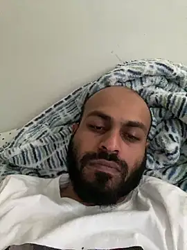 Snapshot of islandvybee55 chatting on March 15, 3:06 pm islandvybee55 online show from March 15, 3:06 pm