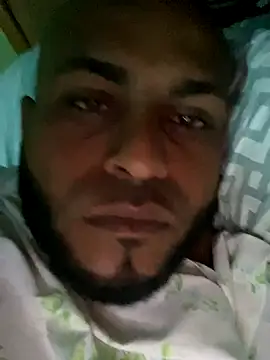 Snapshot of islandvybee55 chatting on September 28, 6:19 am islandvybee55 online show from September 28, 6:19 am