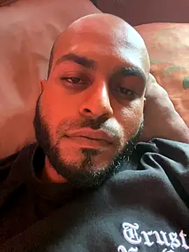 Snapshot of islandvybee55 chatting on October 30, 3:35 pm islandvybee55 online show from October 30, 3:35 pm