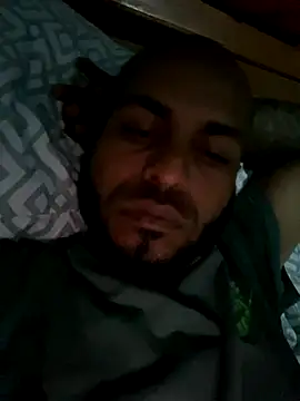 Snapshot of islandvybee55 chatting on October 31, 6:58 am islandvybee55 online show from October 31, 6:58 am