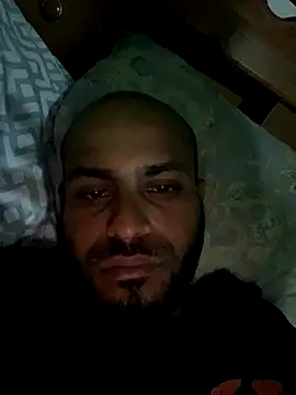 Snapshot of islandvybee55 chatting on November 4, 8:35 am islandvybee55 online show from November 4, 8:35 am