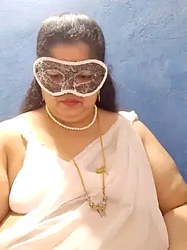 Snapshot of tamilthanushri chatting on January 28, 5:11 am tamilthanushri online show from January 28, 5:11 am