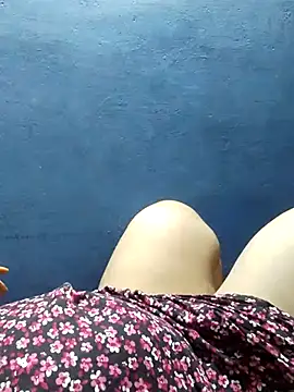 Snapshot of tamilthanushri chatting on February 19, 10:12 am tamilthanushri online show from February 19, 10:12 am