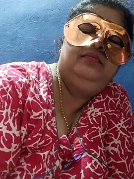 Snapshot of tamilthanushri chatting on February 26, 5:42 am tamilthanushri online show from February 26, 5:42 am
