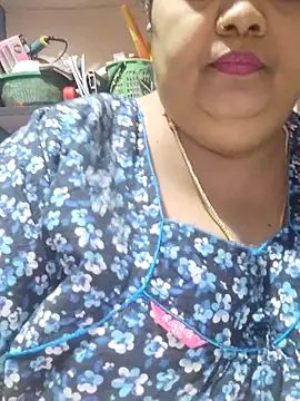 Snapshot of tamilthanushri chatting on April 6, 7:09 am tamilthanushri online show from April 6, 7:09 am