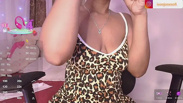 Snapshot of ivonjoness chatting on March 24, 3:44 am ivonjoness online show from March 24, 3:44 am