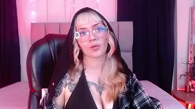LessBoobs gh online show from February 5, 2:59 pm