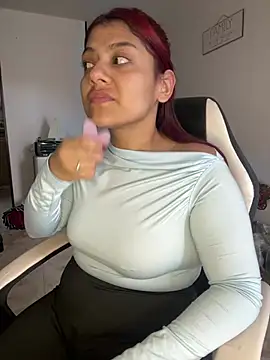 Aprilsmith2 online show from December 18, 10:02 pm