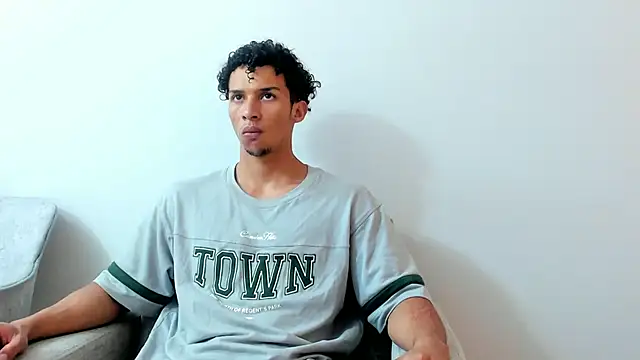 Dominick star online show from December 4, 3:26 am