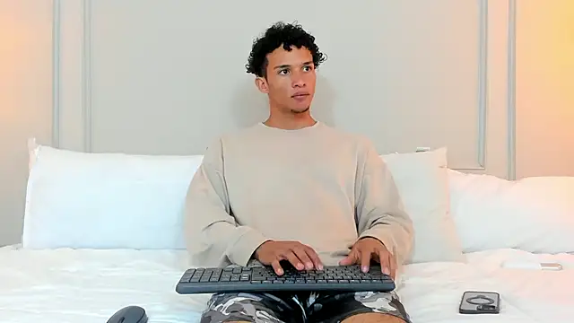 Dominick star online show from December 5, 3:26 am