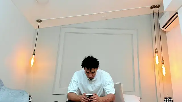 Dominick star online show from February 4, 9:28 am