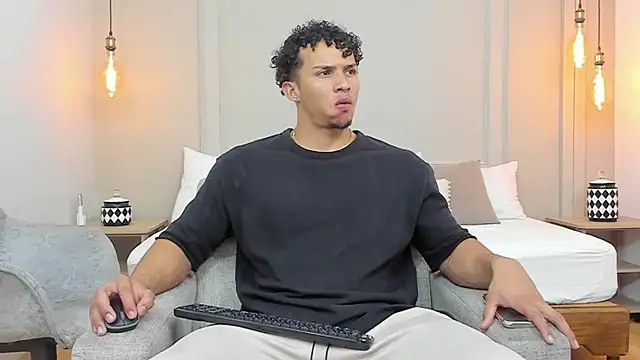 Dominick star online show from February 7, 4:06 am