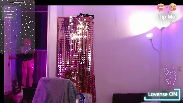 mischellemeow13 online show from December 6, 7:21 am
