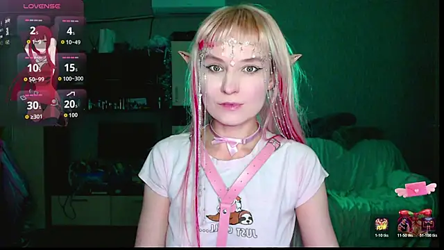 Snapshot of mischellemeow13 chatting on December 15, 1:54 am mischellemeow13 online show from December 15, 1:54 am