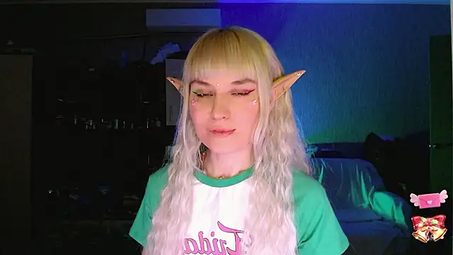 Snapshot of mischellemeow13 chatting on February 20, 7:58 pm mischellemeow13 online show from February 20, 7:58 pm