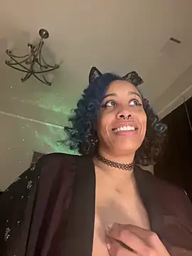 loveluna8 online show from October 14, 9:43 am