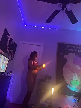 loveluna8 online show from December 21, 10:33 am