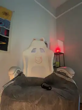 loveluna8 online show from March 20, 5:29 pm