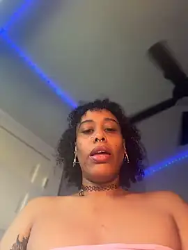 loveluna8 online show from April 27, 1:42 pm