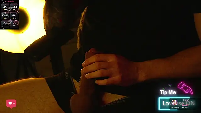 Snapshot of coupleofficial chatting on March 24, 9:53 pm coupleofficial online show from March 24, 9:53 pm