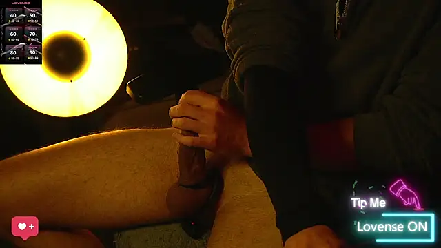 Snapshot of coupleofficial chatting on April 2, 11:24 pm coupleofficial online show from April 2, 11:24 pm