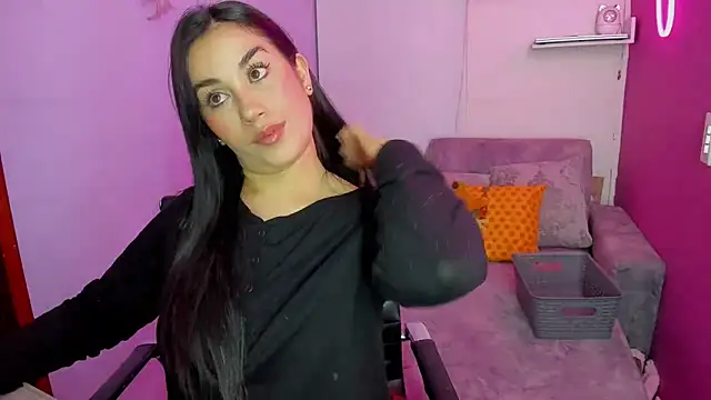  sulmatevans  online show from December 18, 4:40 am