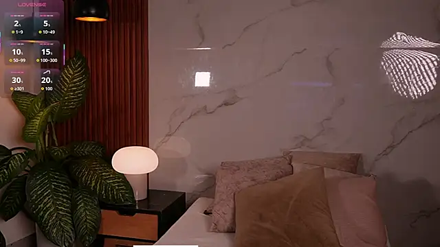 Snapshot of lexiee_grey_ chatting on May 1, 12:21 pm lexiee grey online show from May 1, 12:21 pm
