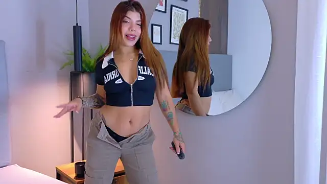 Snapshot of ValeSwift chatting on October 31, 11:44 am ValeSwift online show from October 31, 11:44 am