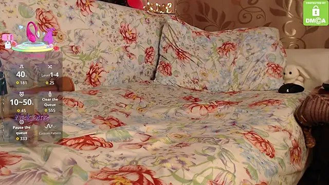 Snapshot of _M_i_a___ chatting on October 20, 2:56 am M i a online show from October 20, 2:56 am