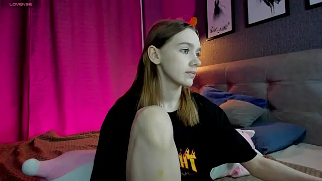 Lesi Moonie01 online show from March 12, 8:42 am