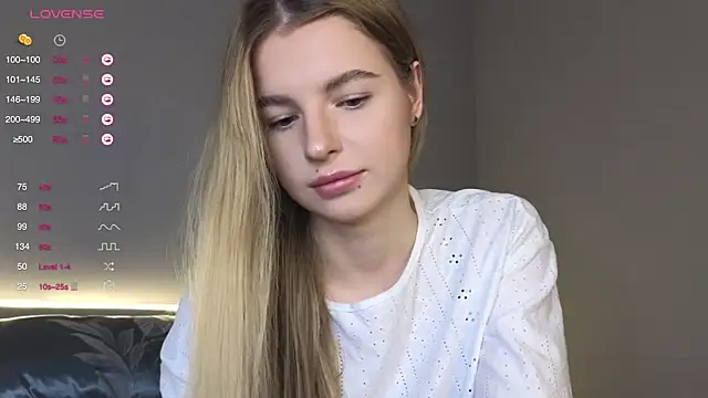 Snapshot of Sunshine_Diana chatting on February 12, 7:44 am Sunshine Diana online show from February 12, 7:44 am