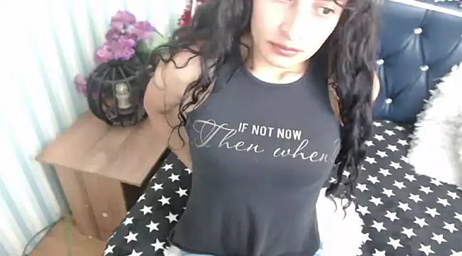 Snapshot of Scarlett_Keaton chatting on December 22, 6:17 am Scarlett Keaton online show from December 22, 6:17 am