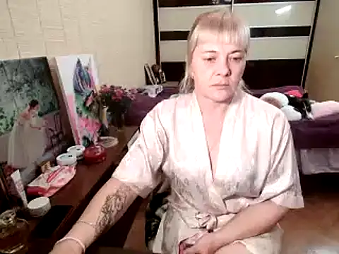 Snapshot of Lia_Laguna77 chatting on October 4, 12:47 pm Lia Laguna77 online show from October 4, 12:47 pm