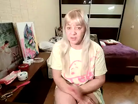 Snapshot of Lia_Laguna77 chatting on October 19, 8:09 pm Lia Laguna77 online show from October 19, 8:09 pm