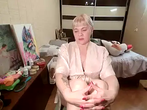 Snapshot of Lia_Laguna77 chatting on October 26, 7:42 pm Lia Laguna77 online show from October 26, 7:42 pm