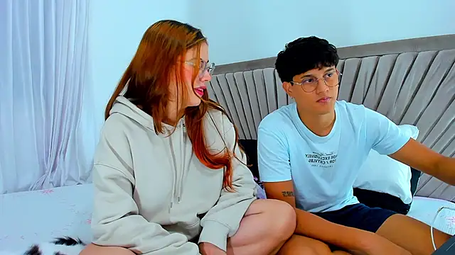 Snapshot of kittyandrick chatting on March 22, 12:39 am kittyandrick online show from March 22, 12:39 am