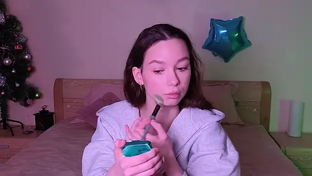 katycrown online show from December 16, 9:46 am