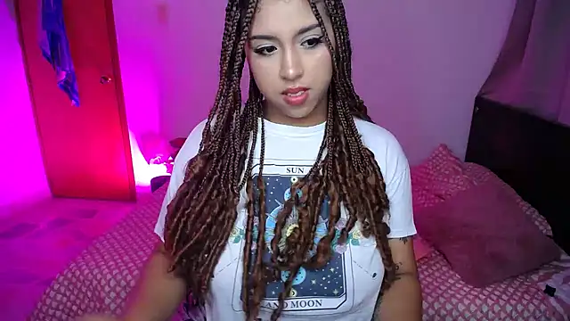 Snapshot of barbara_falcons chatting on December 26, 2:22 am barbara falcons online show from December 26, 2:22 am
