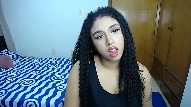 Snapshot of barbara_falcons chatting on January 27, 1:37 am barbara falcons online show from January 27, 1:37 am