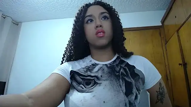 Snapshot of barbara_falcons chatting on February 10, 7:26 am barbara falcons online show from February 10, 7:26 am