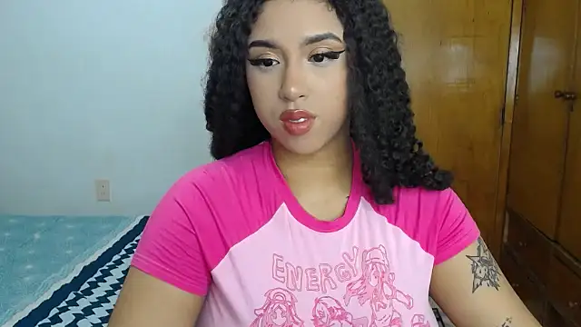 Snapshot of barbara_falcons chatting on February 27, 5:24 am barbara falcons online show from February 27, 5:24 am