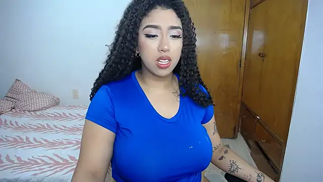 Snapshot of barbara_falcons chatting on March 13, 10:43 pm barbara falcons online show from March 13, 10:43 pm