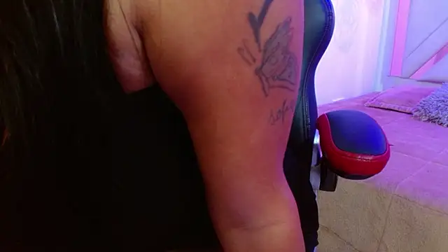 violletha online show from February 6, 12:30 pm