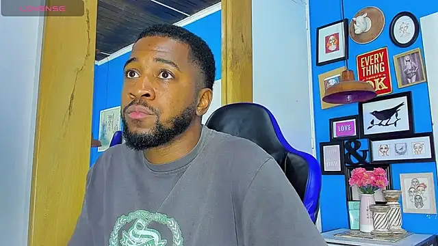 Drake Nassir4 online show from October 8, 9:23 pm