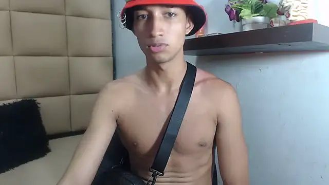 Snapshot of jose_sexycumm chatting on September 20, 7:48 pm jose sexycumm online show from September 20, 7:48 pm