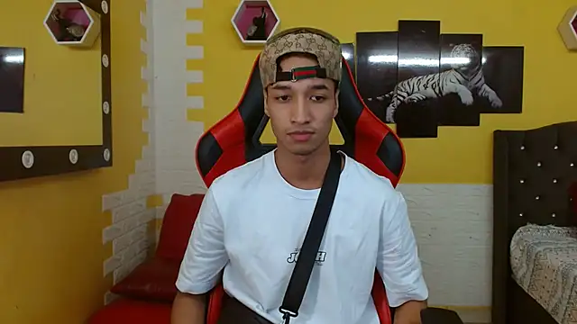 Snapshot of jose_sexycumm chatting on October 11, 7:45 pm jose sexycumm online show from October 11, 7:45 pm