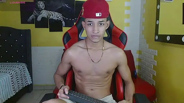 Snapshot of jose_sexycumm chatting on October 22, 7:35 pm jose sexycumm online show from October 22, 7:35 pm