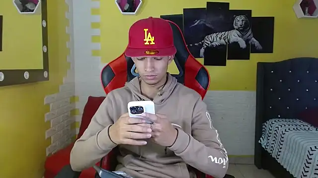 Snapshot of jose_sexycumm chatting on October 23, 8:29 pm jose sexycumm online show from October 23, 8:29 pm