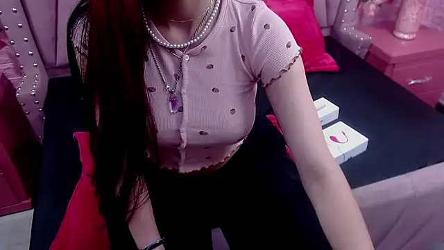 Snapshot of Katty_Queen chatting on January 10, 7:54 pm Katty Queen online show from January 10, 7:54 pm
